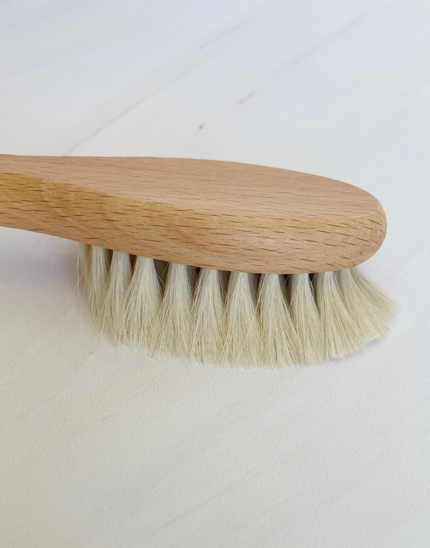 Cepillo suave de madera