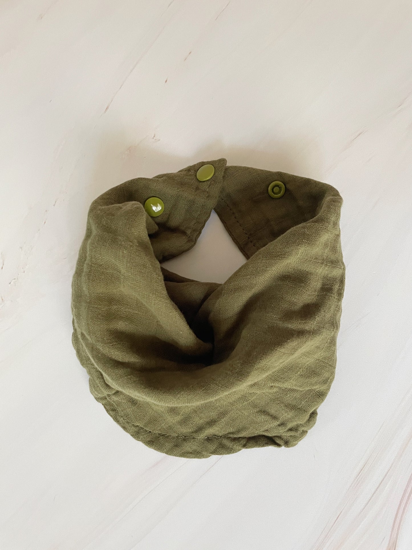 Babero de muselina colores lisos