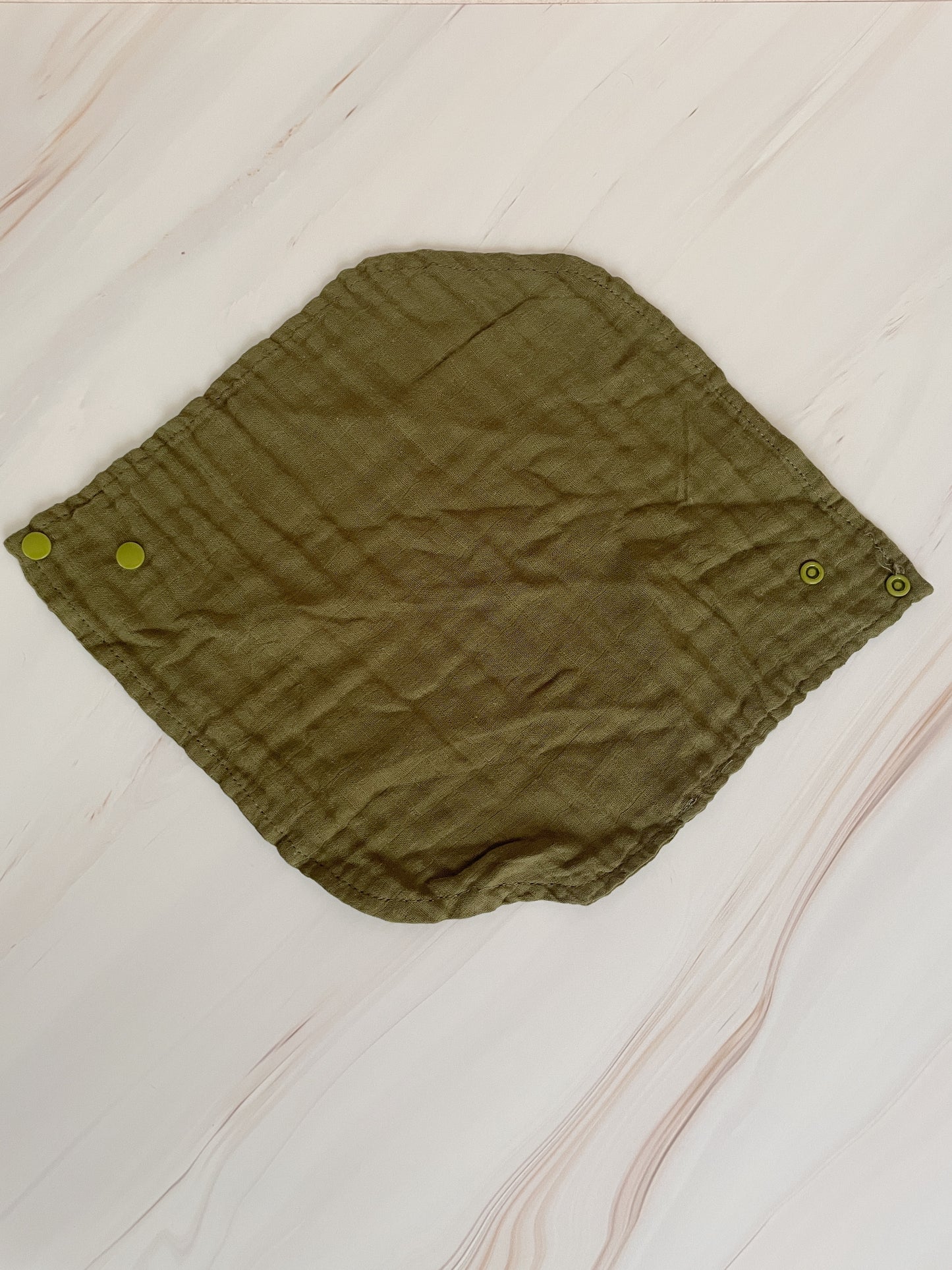 Babero de muselina colores lisos