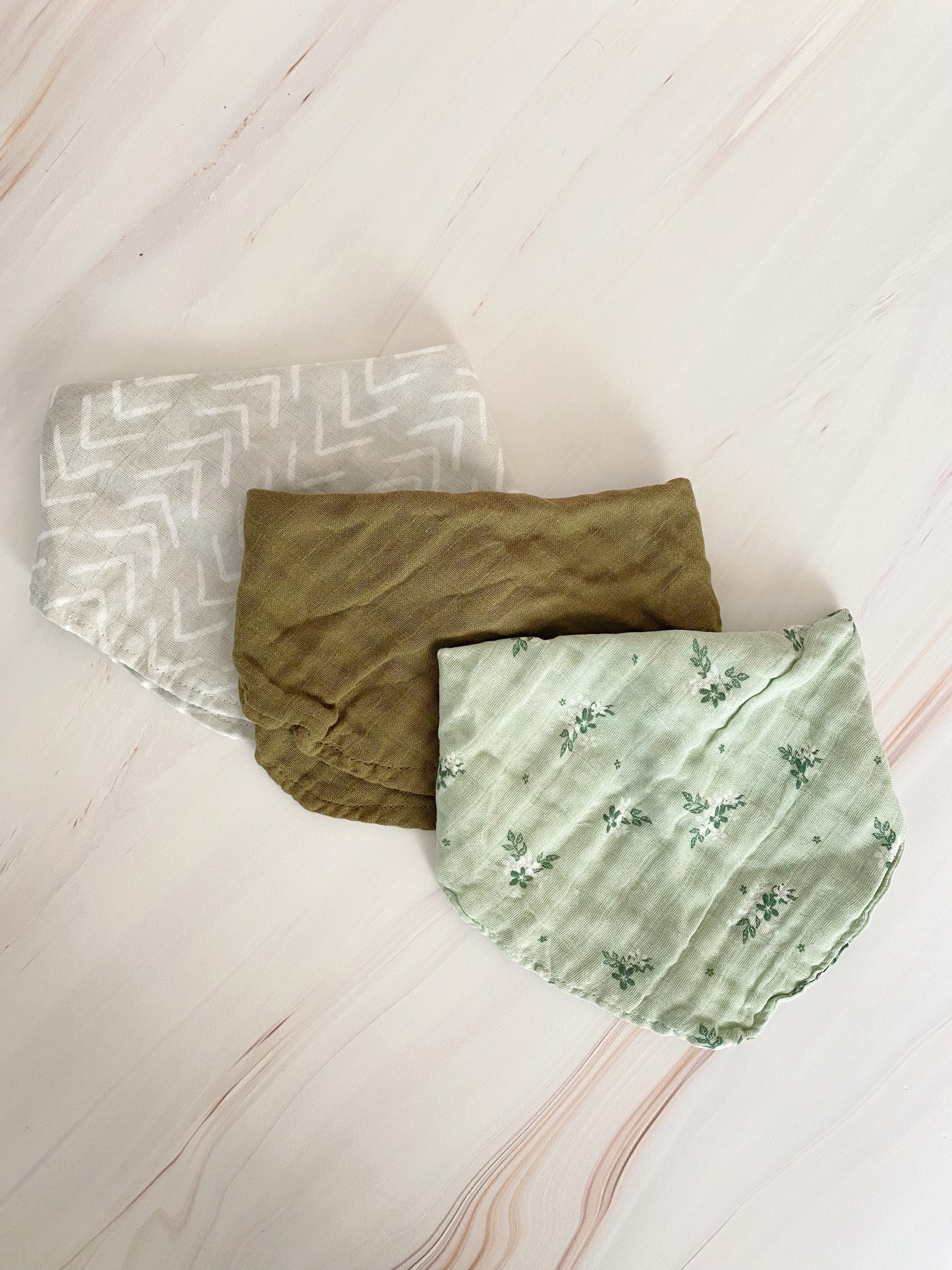 Babero de muselina estampado