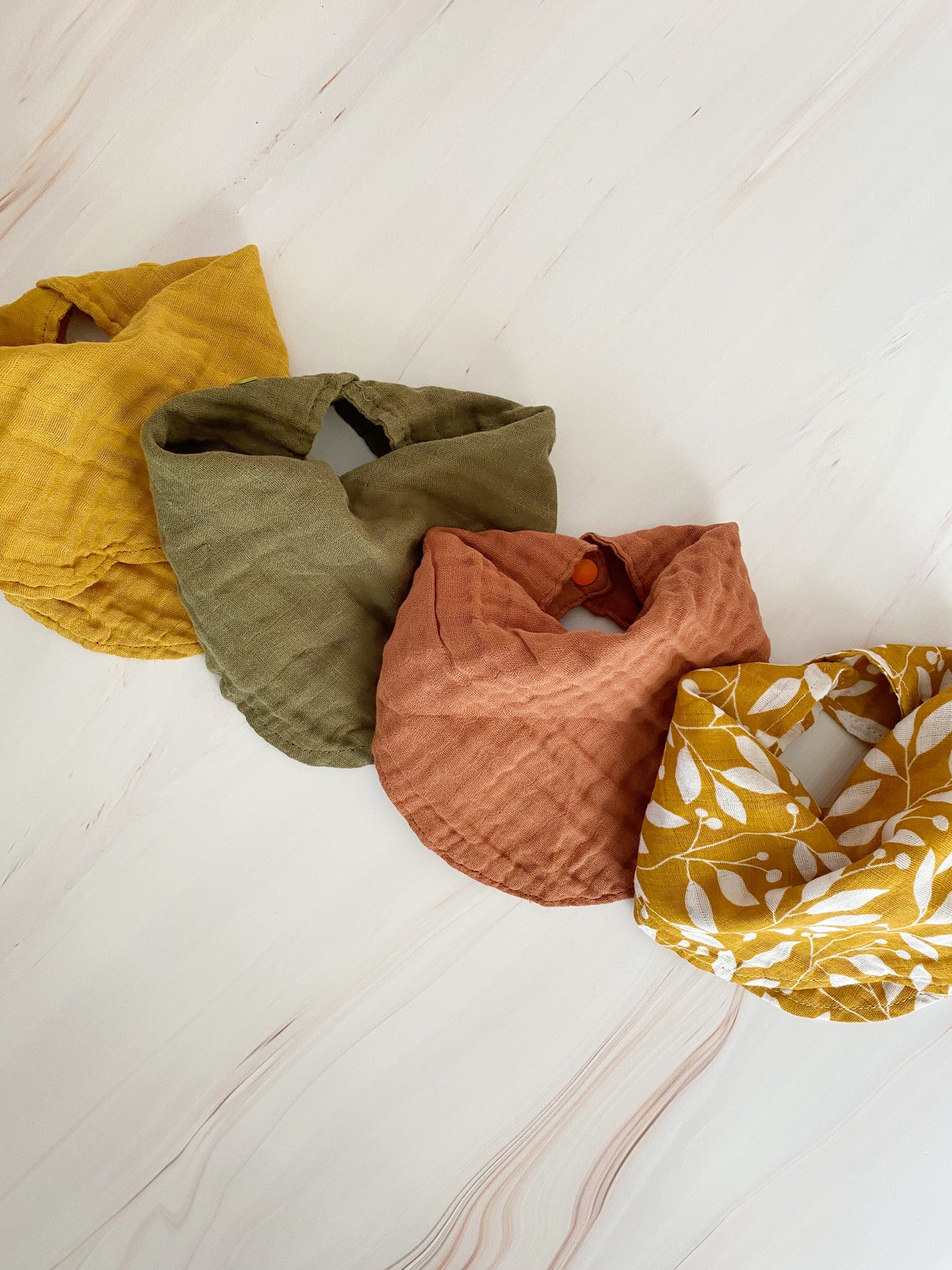 Babero de muselina colores lisos