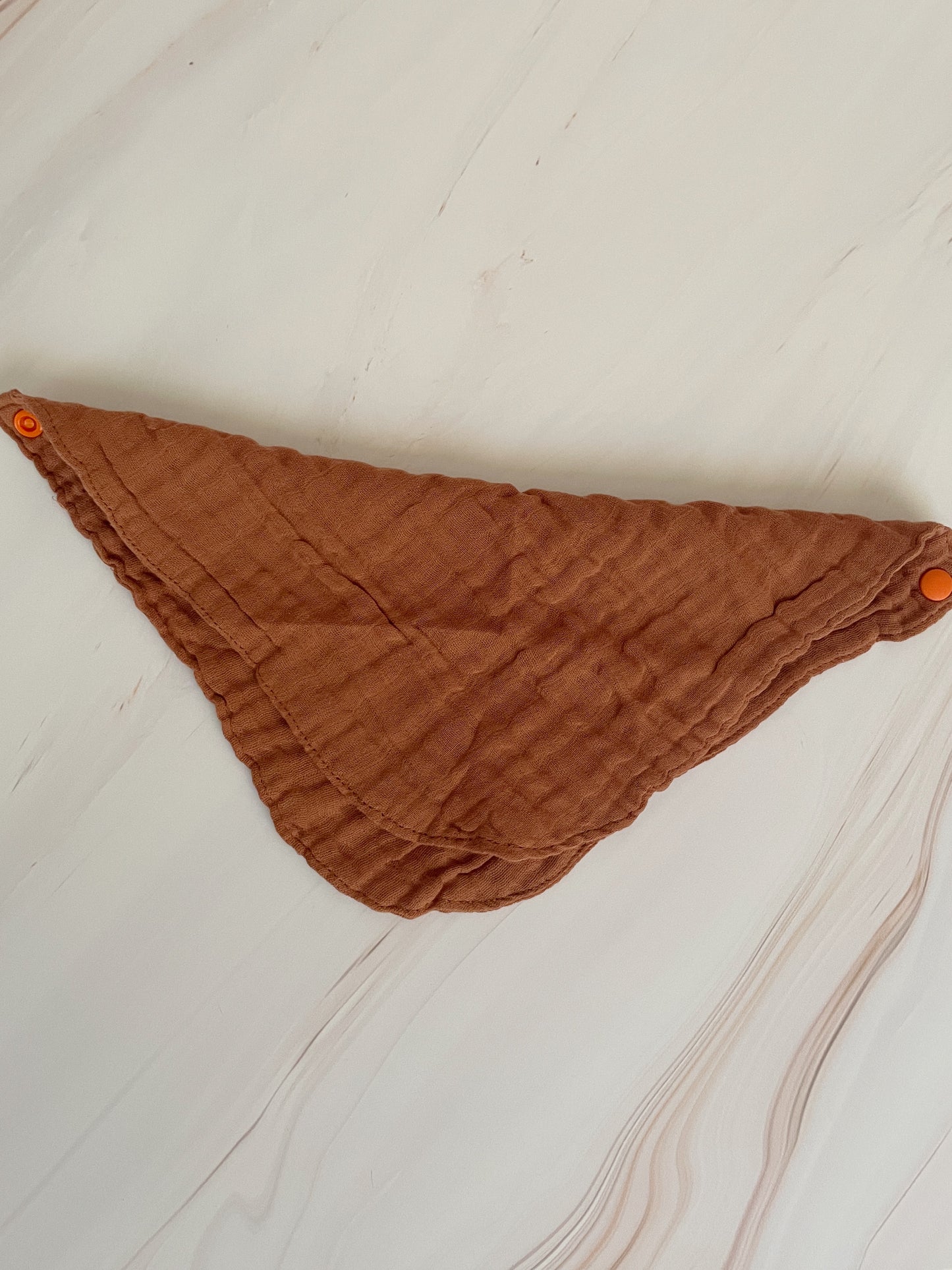 Babero de muselina colores lisos