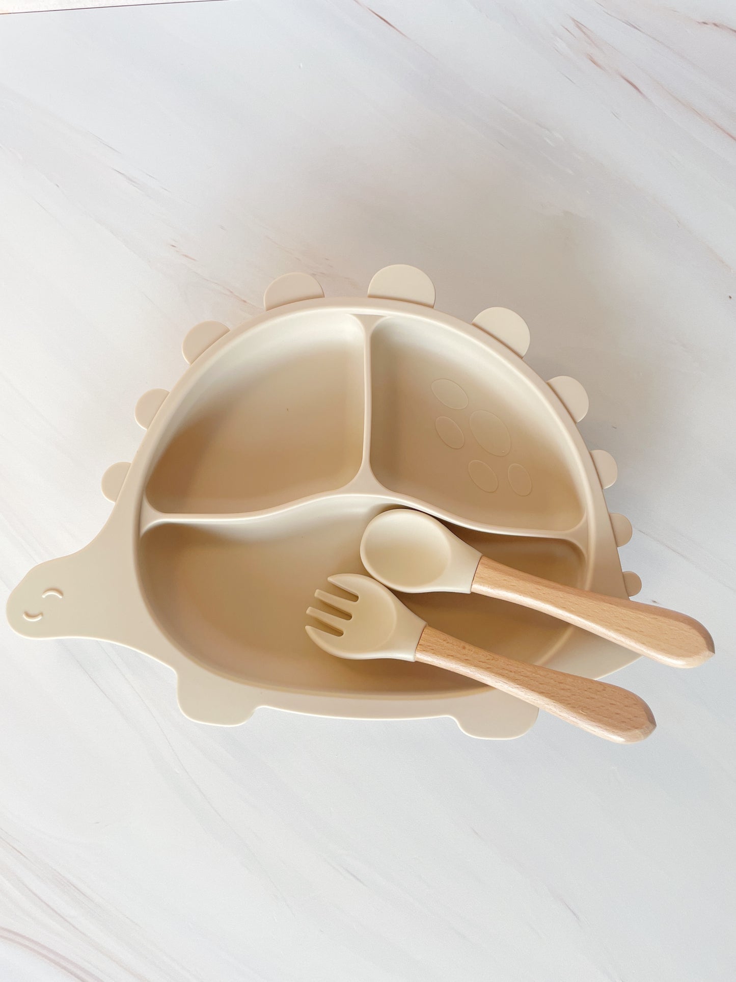 Plato Dino con cubiertos