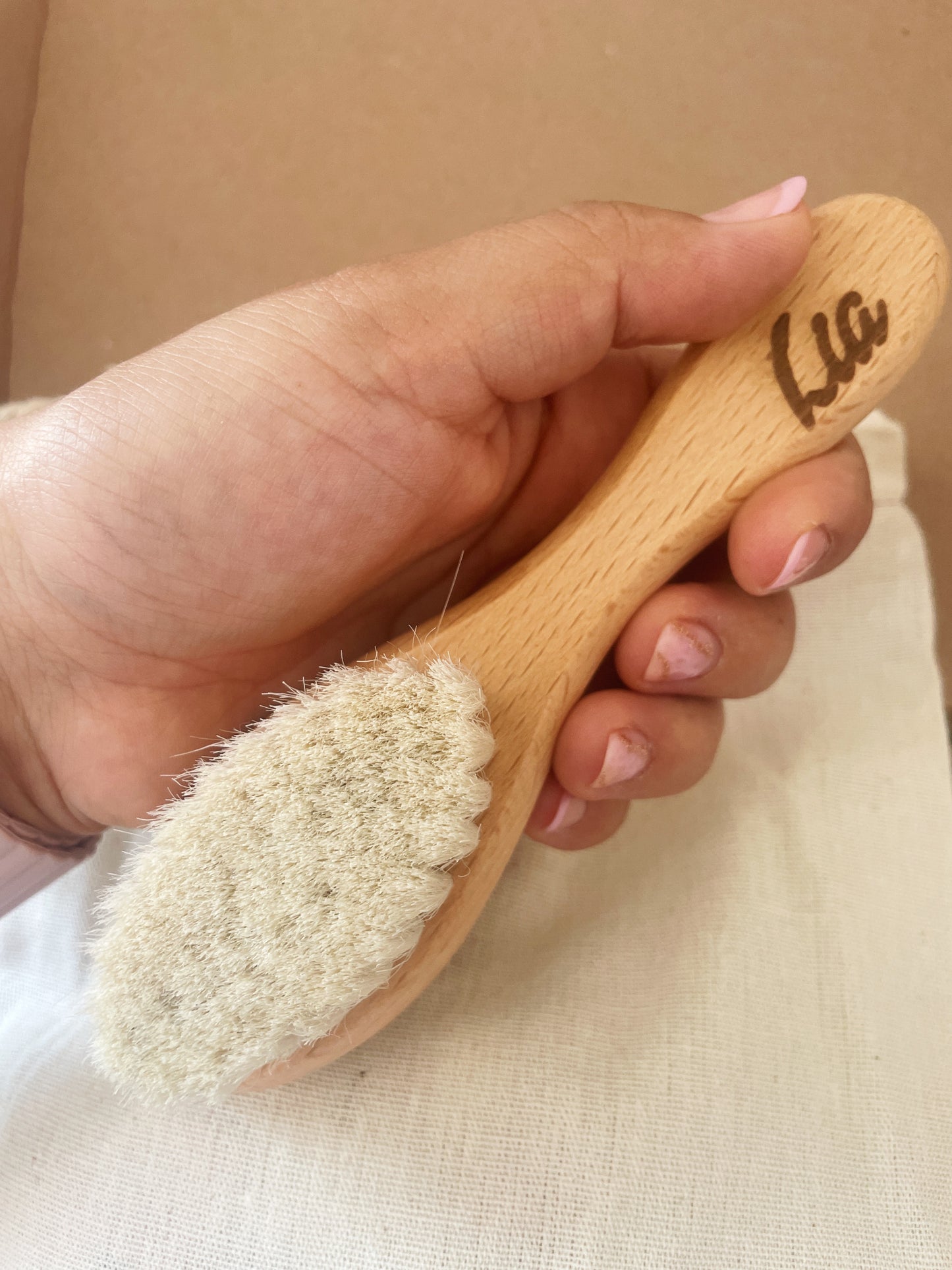 Cepillo suave de madera