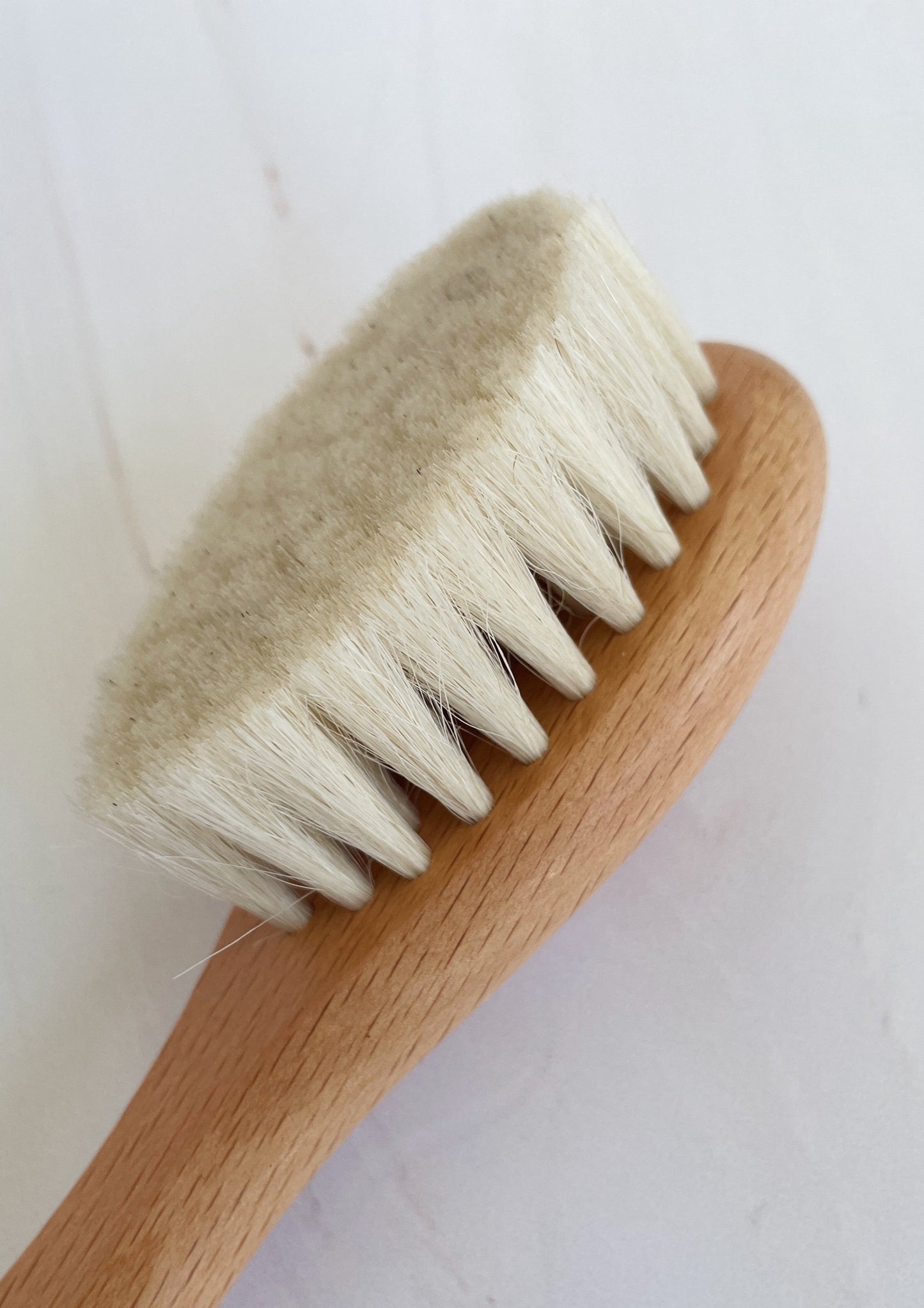 Cepillo suave de madera