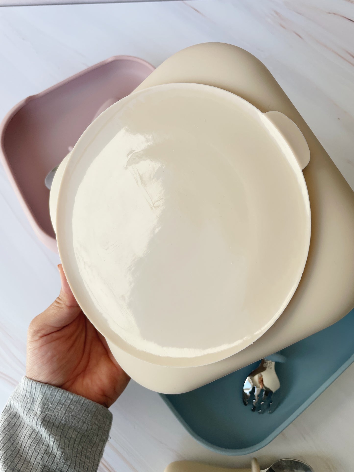 Plato para toddler con cubiertos